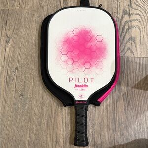 Franklin Pilot Pickleball Paddle - Pink and Black